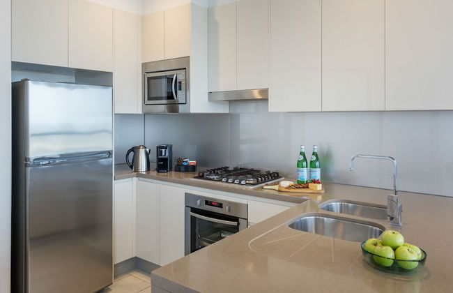 Meriton Suites Adelaide Street, Brisbane - Photo 18