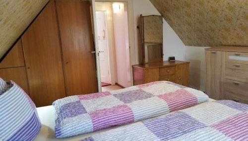 uriges Ferienhaus in Weißenburg Einbauküche und Garten - Foto 5, wardrobe