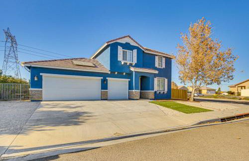 Pool Table and Charcoal Grill Home in Victorville! - Foto 32