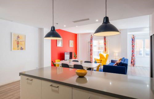 Spacious Clean & Colorful Apt Quiet Zone - Photo 8