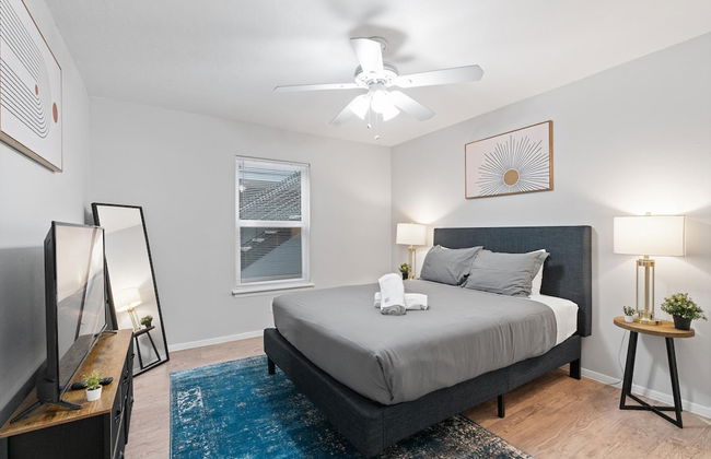 Modern 2BR Near UT Hyde Park Evonify - Foto 7