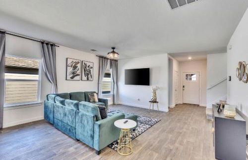 Stylish 4BR Family Home with Game Room and Backyard - Foto 9