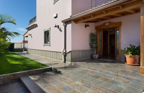 Villa Dalara Maspalomas, Private Pool and Jacuzzi - Photo 4