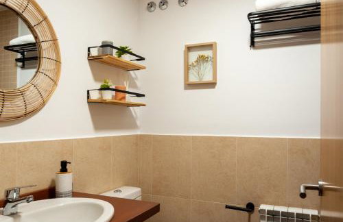 Cal Xera - Acollidora planta baixa amb jardí privat i llar de foc - Photo 12