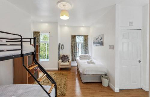 Contractors & Pets Welcome - Sleeps 1-4, less than 1 mile from M606, Ideal for Longer Stays - Foto 2