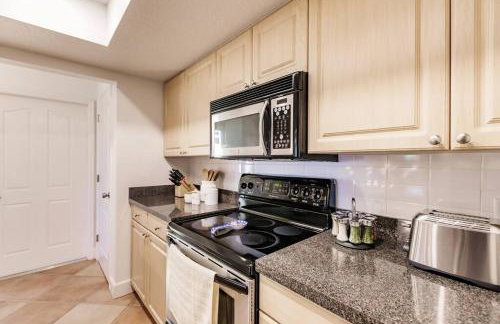 *Eclectic hidden Gem / Tiki Bar and Pool* - Foto 6