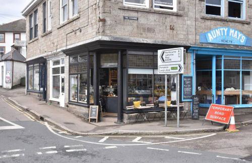 Family House - Breath Taking Views Over Mounts Bay - Photo 41