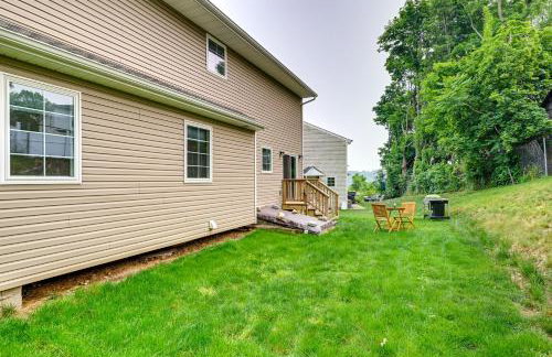 Walk to Shops and Dining Glen Cove Apt with Yard! - Photo 22