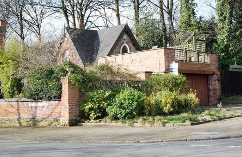 Unique 3 b'room house + free parking /city centre - Photo 25