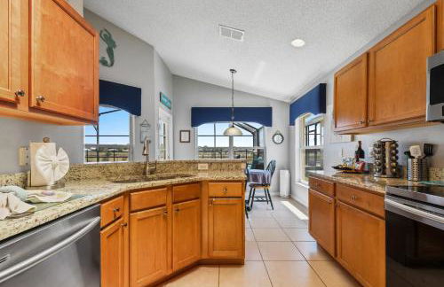 Wheelchair accessible Lakeview 4BR house with pool spa themed rooms game room - Foto 21