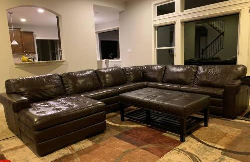 Lakefront view 5 bedroom home with basement - Foto 14