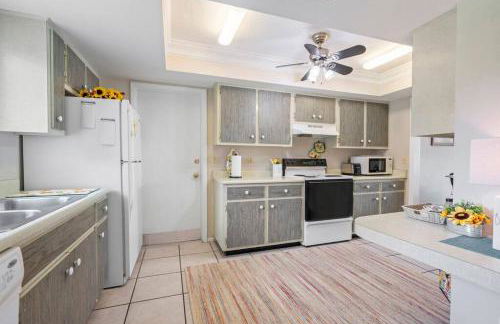 Sunny Cottage with lanai and garage, only 4 miles from Siesta Key - Foto 80