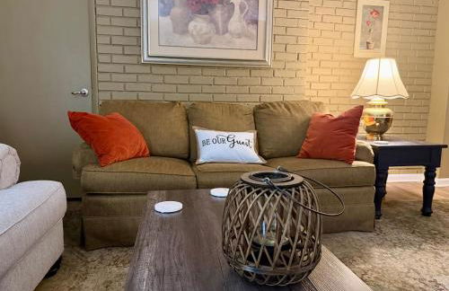 Cozy Cabin Vibe in the City - Foto 5