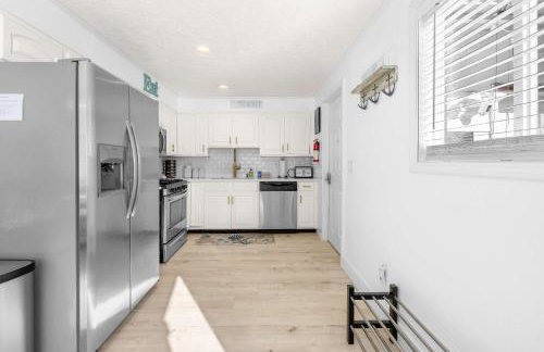 Bright Beach Town Bungalow - Foto 13