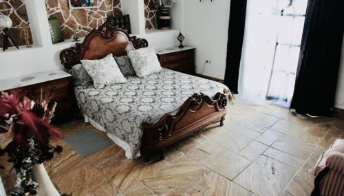 18 Person Bachelorette Pool Parties - Photo 5