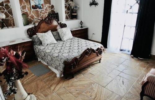 18 Person Bachelorette Pool Parties - Photo 5