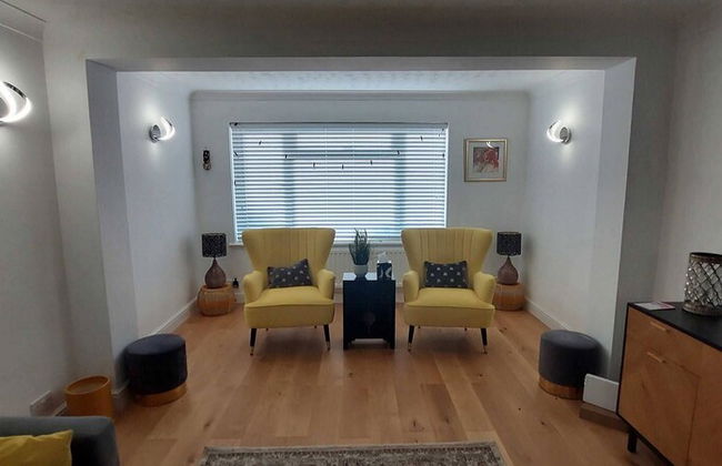 Luxury 5 Bedroom 2 BA House with Parking - Foto 20