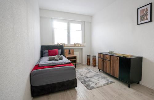 Serviceroom24 - Apartment 2 in Gladbeck WLAN - Smart-TV - 24-7 Check-in und Küche - Foto 8