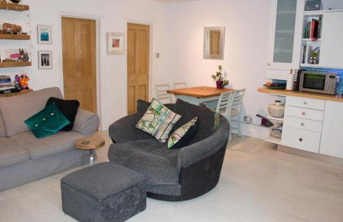 Cute & cosy 1 double bedroom garden flat - Foto 3