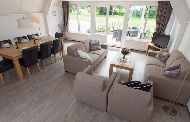 Nice Bungalow in a Holiday Park Near Maastricht - Photo 4