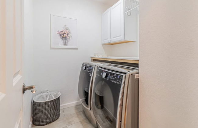 Vibrant Boho Family Home 3 Bed Pet Friendly UNR - Photo 12