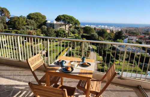 Stunning views large balcony apartment with pool - Foto 1