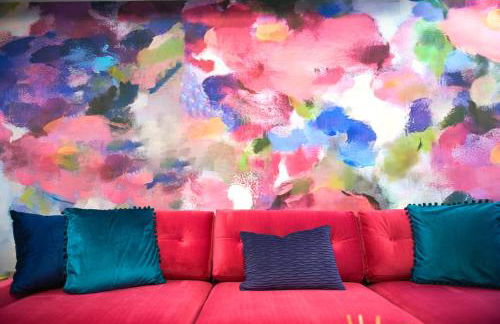 HostWise Stays - 2 King Beds, Free Street Parking, North Side Gem - Foto 27