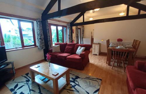 Rural Farm Stay with 6 cottages, 4 miles to Barnstaple, Pet friendly, Daily animal experiences, Outdoor heated pool, Games barn, Free fast WiFi, Free parking - Foto 24
