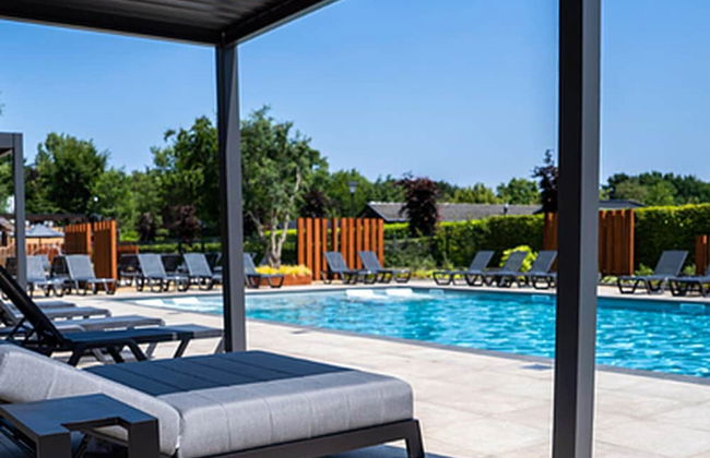 Chalet by Park Pond in the Netherlands - Foto 1