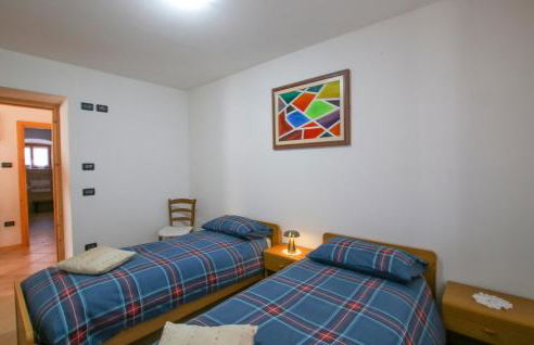 2 Bedroom Lovely Apartment In Frazione Zortea - Foto 14