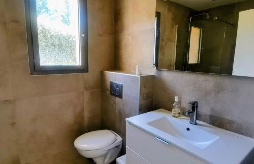 Villa La Voile au Vent - Sur les collines de la Cadière d'Azur - Villa spacieuse, 4 chambres, climatisée avec piscine à débordement, Vue mer et collines - Foto 13