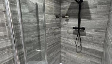 Orbit guest house - Foto 3, Shower