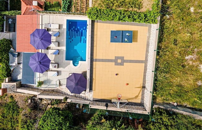 Holiday Home with Private heated Pool, Sea view & Basketball Court - Foto 33