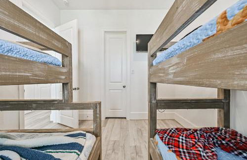 Walk 2 Beach & Huge Pool! Pets Allowed! Salty Sea Dawg - Photo 26