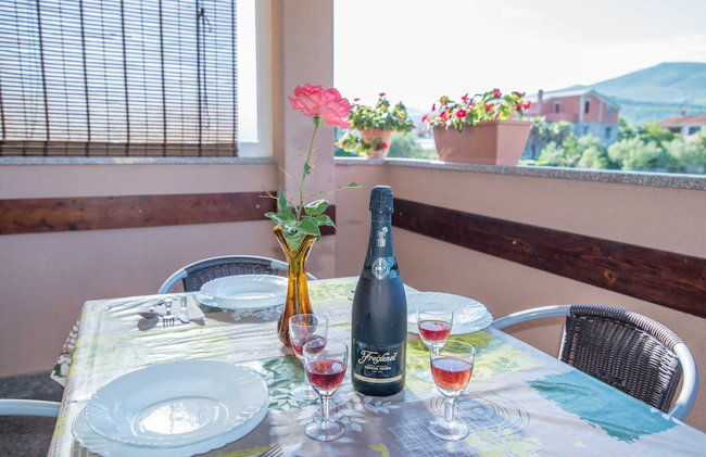 Comfortable Kastel Stafilic Apartment with Balcony - Two Bedroom Apartment with Balcony and Sea View - Foto 15