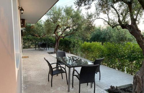 Rustic- Chic Villa in a Private Olive Grove - Filiatra - Foto 13