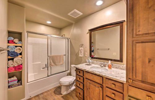 1 Mi to Rainbow Lake: Newly Built & Woodsy Retreat - Foto 24