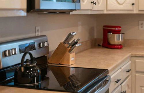 15 Min to UA Private Heated Pool Huge Yard Luxe Master - Foto 46