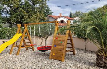 Villa Lukas&Ana s bazenom,dječjim igralištem - Photo 15