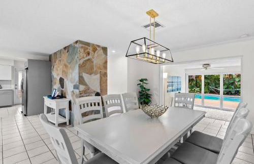 Solar Heated Pool Spa Tiki Hut Huge Backyard Hammock Retro Bikes - Foto 20