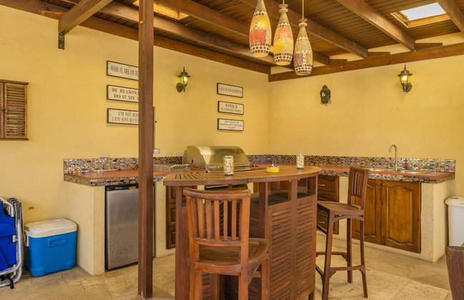 Island Escape Lrg Private Backyard Pool Patio - Photo 29