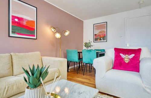 2BR Flat with Free Parking in Central Location - Foto 7