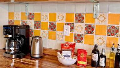 2 bedroom, large fenced yard, 3 mins from farmers market - Foto 5