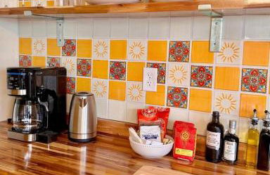 2 bedroom, large fenced yard, 3 mins from farmers market - Foto 5