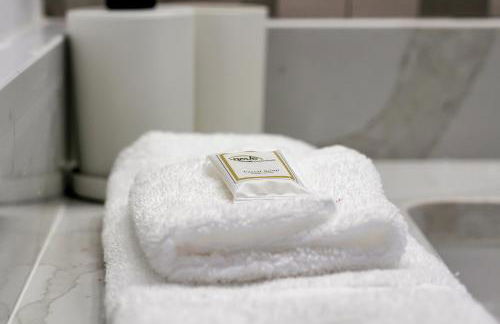 Stunning 5 bedroom pool home in gated community minutes from Disney - Foto 28