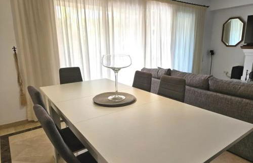 Amplia Casa en una zona ideal - Pass the Keys - Foto 7