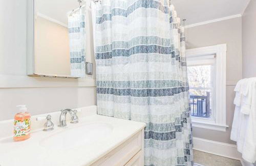 Richards Retreat Walk to Downtown Washer-Dryer - Foto 26