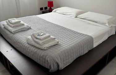 Modern Apartment with Balcony 2 Bedrooms & 2 Bathrooms near Cremona Fair - Photo 14