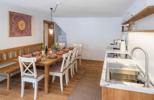 Gehobenes Ambiente in historischer Wohnung - Photo 25