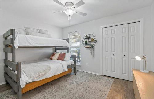 Creekview Cottage- Events, Hot Tub, Gameroom - Foto 22